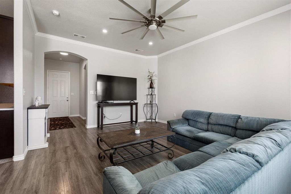 808 East 6th Street Bonham, TX 75418 - Photo 8 of 27