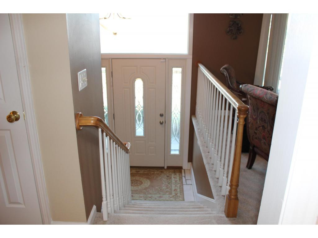 706 Foothills Road Kingsport, TN 37663 - Photo 20 of 24 Lovely Foyer