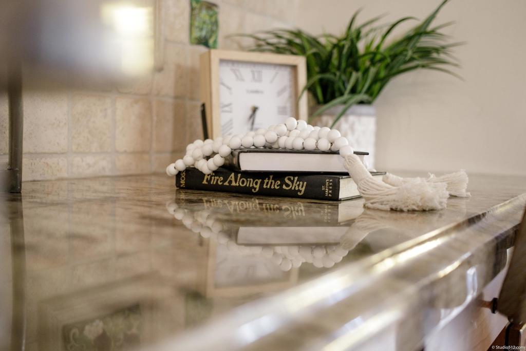 1455 Independence Way Vista, CA 92084 - Photo 20 of 31 a bathroom with a potted plant
