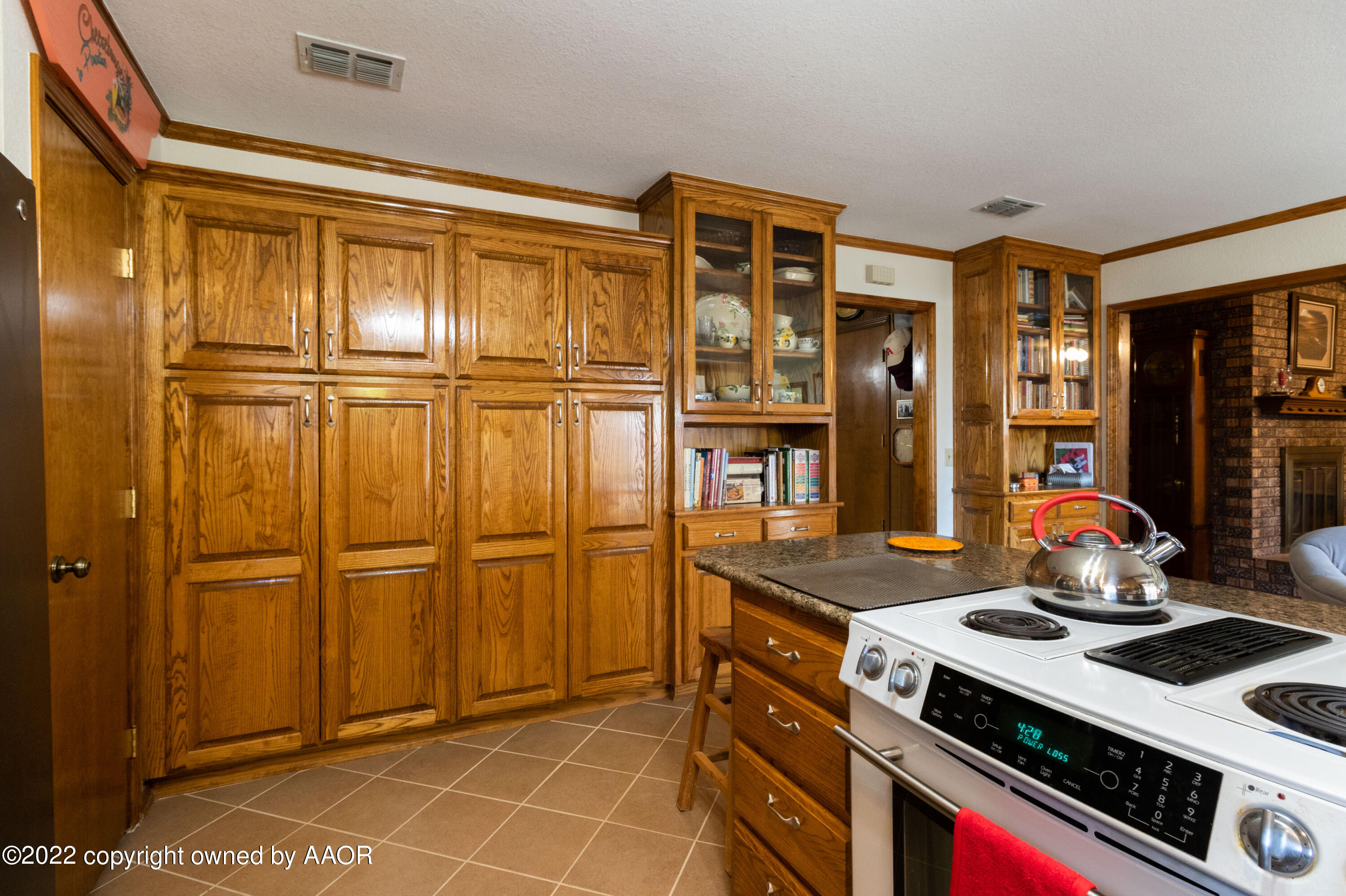 7707 Farrell Drive Amarillo, TX 79121 - Photo 11 of 35 pantry area