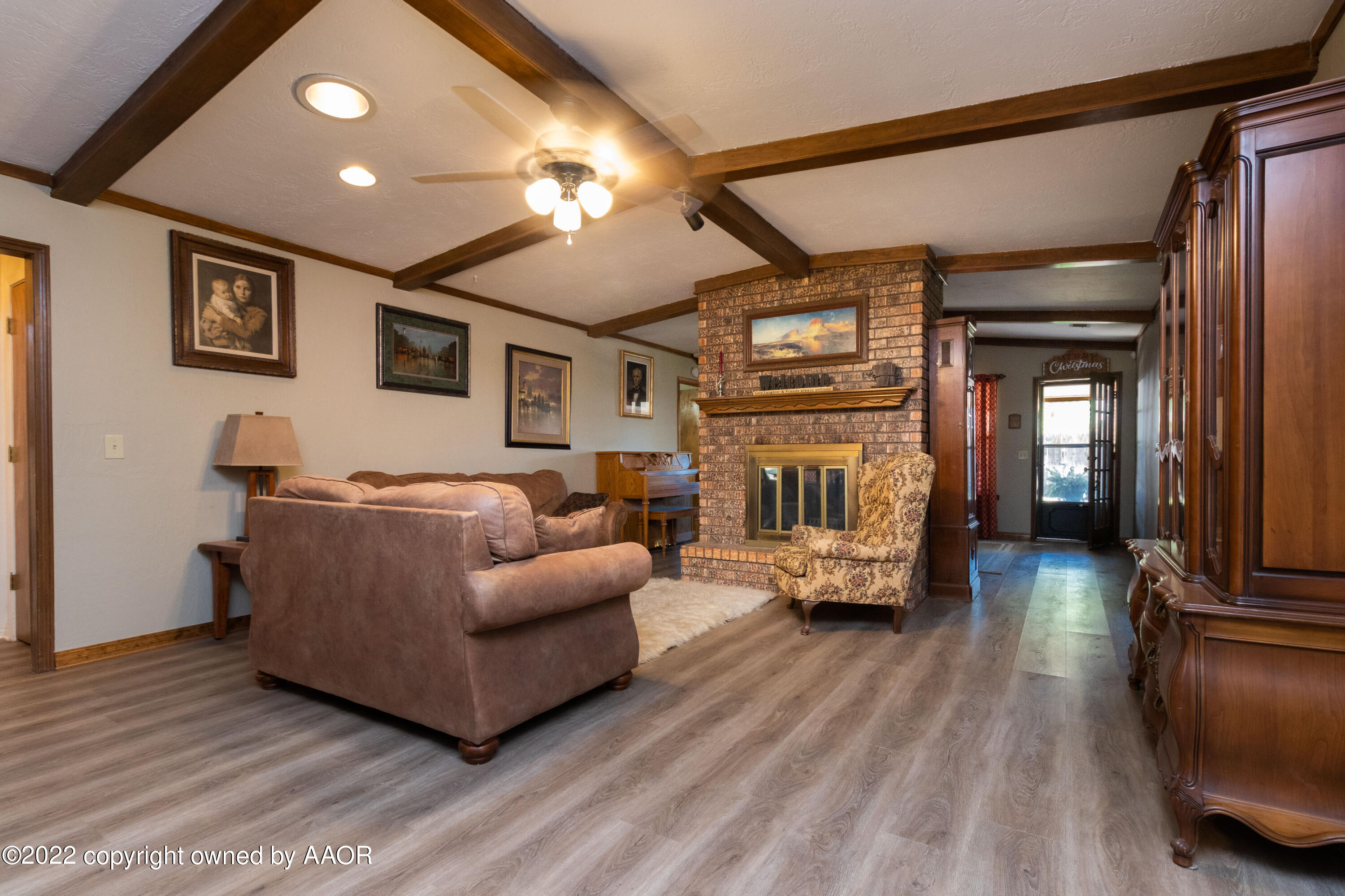 7707 Farrell Drive Amarillo, TX 79121 - Photo 3 of 35 Living room