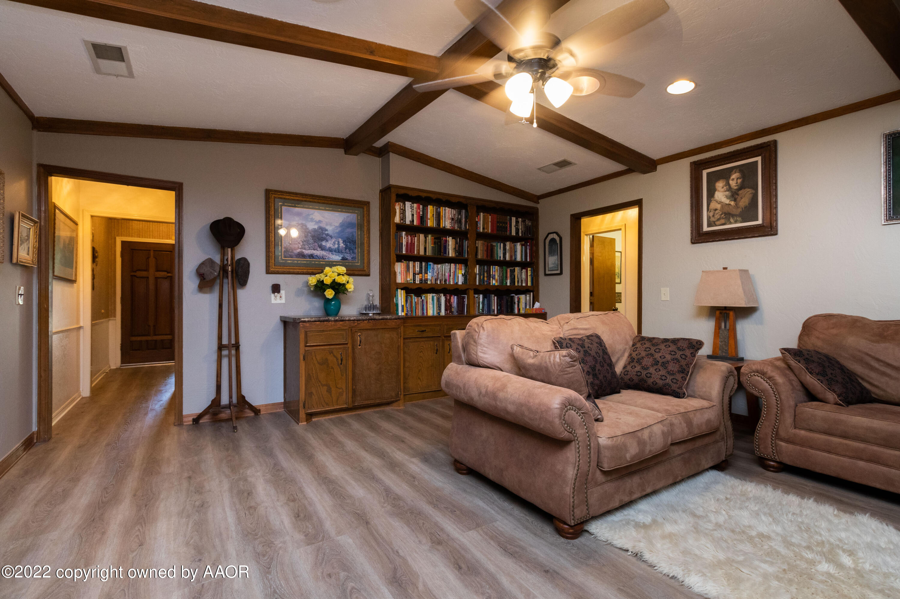 7707 Farrell Drive Amarillo, TX 79121 - Photo 4 of 35 LIVING ROOM