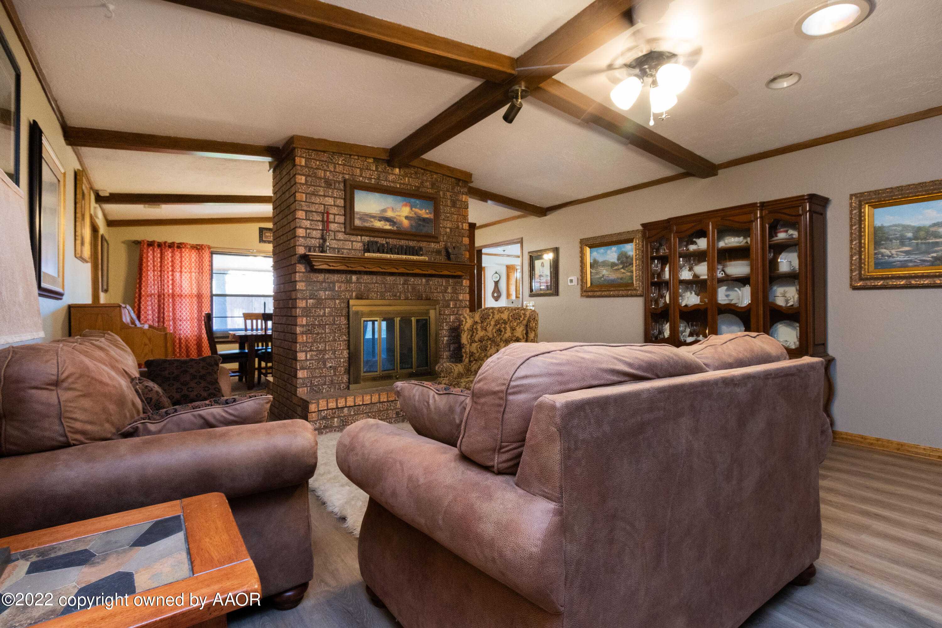 7707 Farrell Drive Amarillo, TX 79121 - Photo 5 of 35 living room