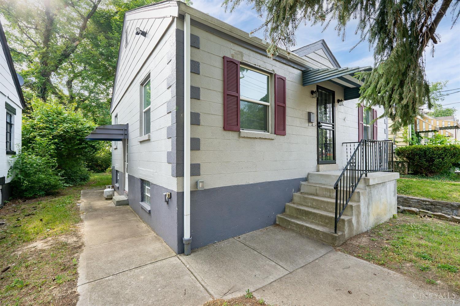 5766 Argus Road Cincinnati, OH 45224 - Photo 2 of 27 Gallery Image 2