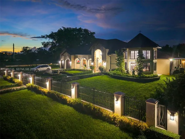 $15,000 | 9815 Southwest 114th Street, Miami, FL 33176