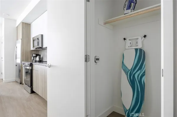 $2,221 | 511 South Harbor Boulevard, Unit 815, San Pedro, CA 90731