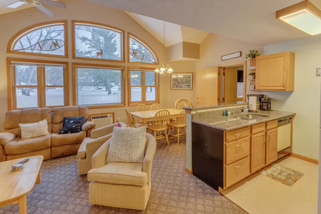 $415,000 | 4 Jack O'Lantern Drive, Unit 31, North Woodstock, NH 03262