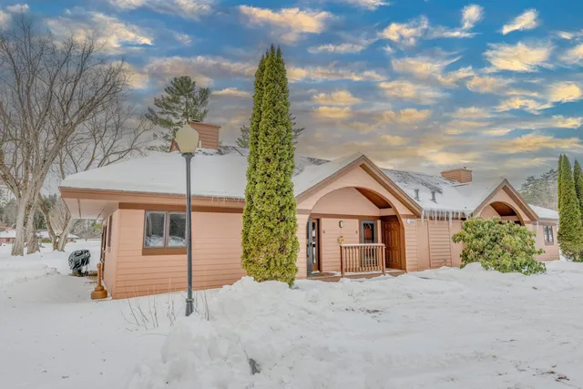 $415,000 | 4 Jack O'Lantern Drive, Unit 31, North Woodstock, NH 03262