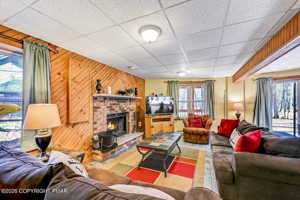 $319,000 | 89 Thomas Lane, Albrightsville, PA 18210