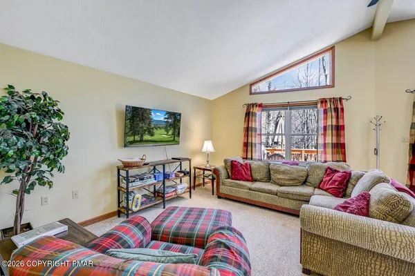 $319,000 | 89 Thomas Lane, Albrightsville, PA 18210