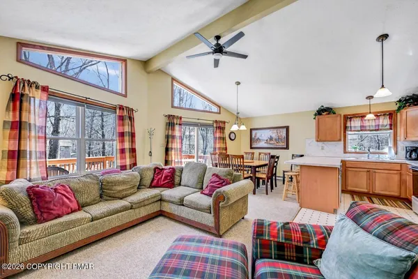 $319,000 | 89 Thomas Lane, Albrightsville, PA 18210