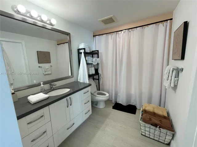 $2,850 | 90 Southwest 3rd Street, Unit 1205, Miami, FL 33130