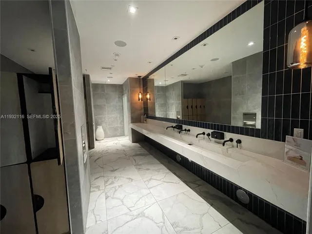 $2,850 | 90 Southwest 3rd Street, Unit 1205, Miami, FL 33130