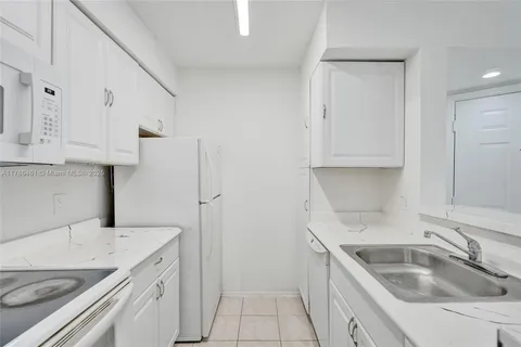 $280,000 | 2866 South University Drive, Unit 5107, Davie, FL 33328