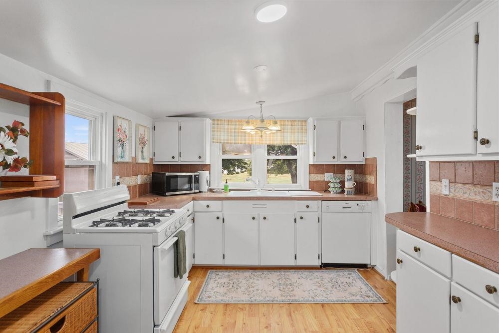 1533 Concord Church Road Timberville, VA 22853 - Photo 13 of 33 Kitchen
