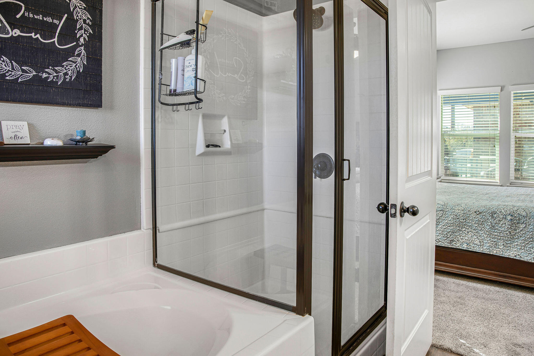 10117 Chicago Avenue Lubbock, TX 79424 - Photo 29 of 36 a bathroom with a shower