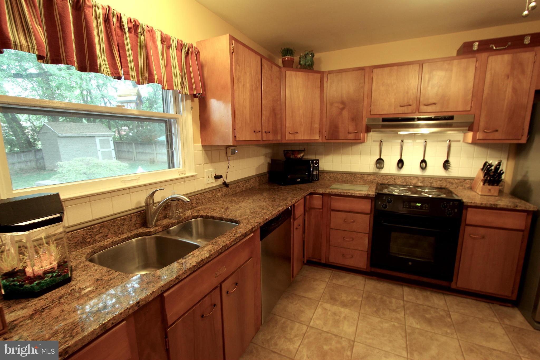 1004 South Culpeper Road Sterling, VA 20164 - Photo 12 of 30 Kitchen