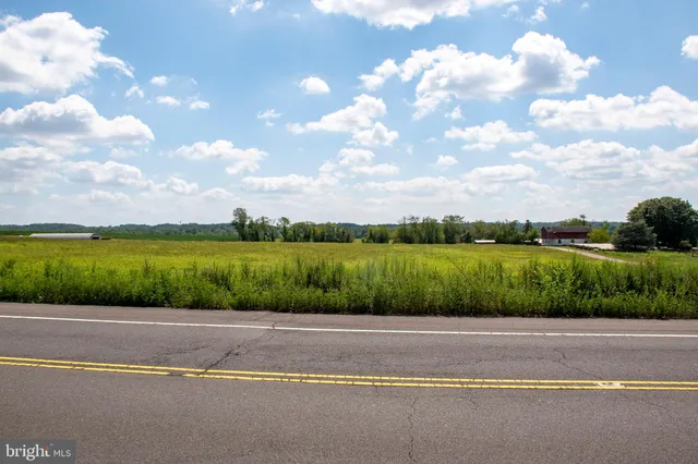 a view of an outdoor space and a yard