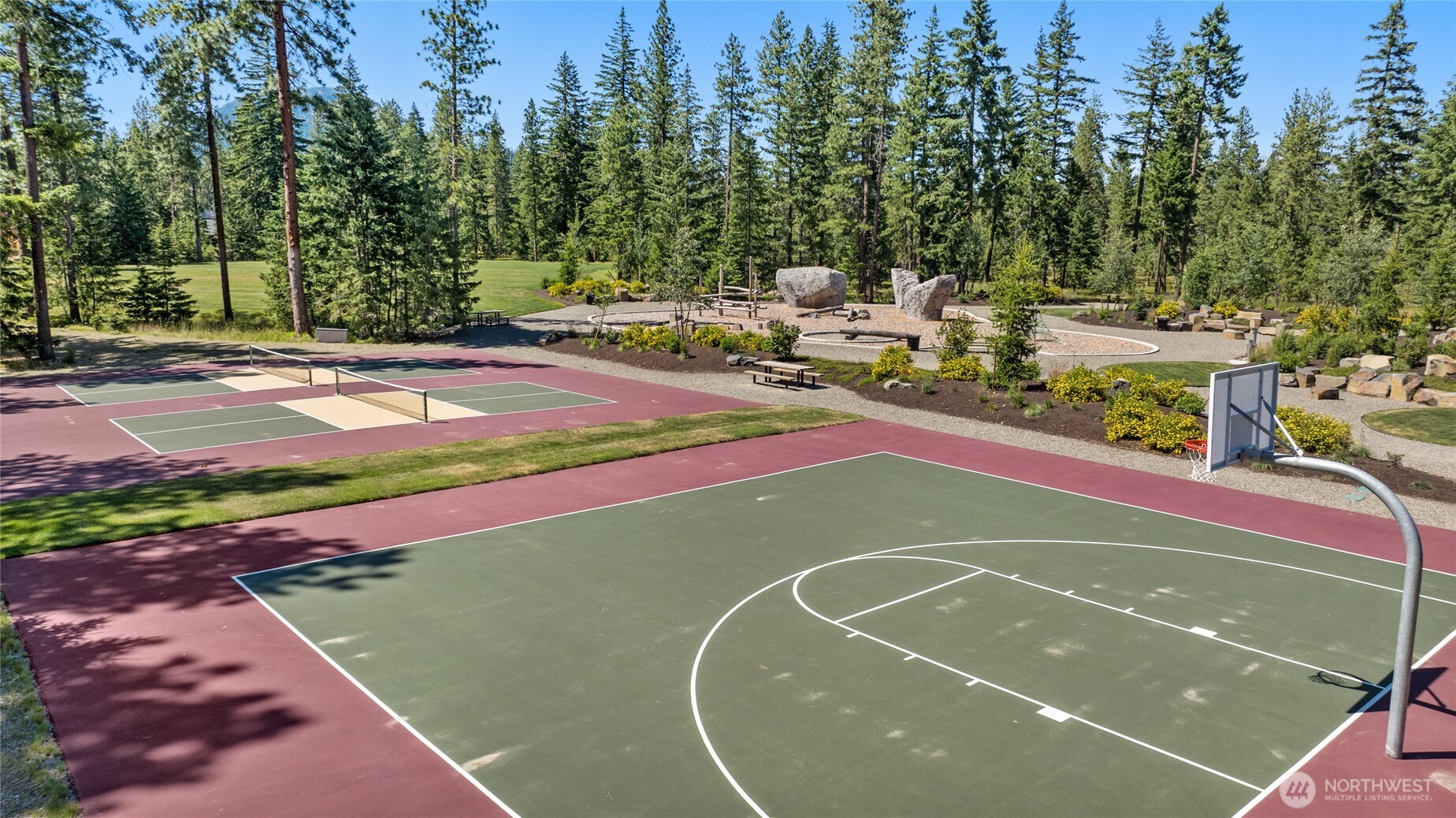711 Ruby King Loop Cle Elum, WA 98922 - Photo 25 of 27 a view of a tennis court