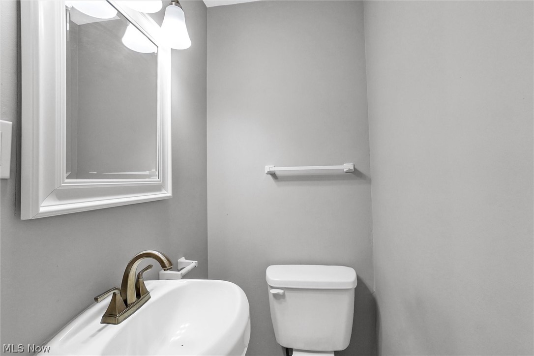 1130 Haselton Road Cleveland Heights, OH 44121 - Photo 12 of 26
