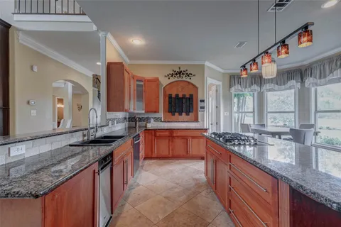 $1,000,000 | 5610 Westerham, Weston Lakes, TX 77441