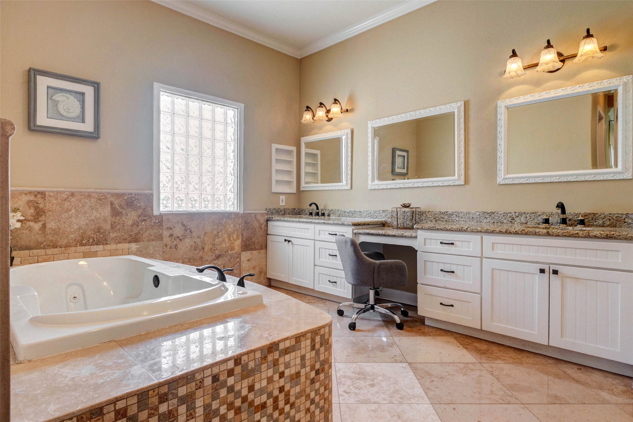 5610 Westerham Weston Lakes, TX 77441 - Photo 22 of 47 a spacious bathroom with a tub sink and mirror