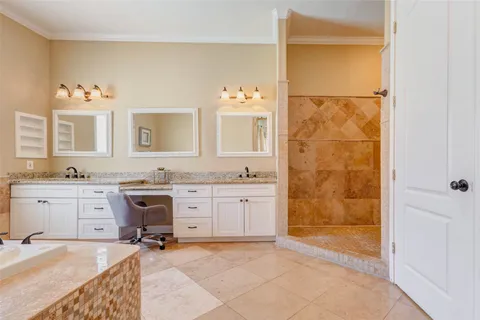 $1,000,000 | 5610 Westerham, Weston Lakes, TX 77441