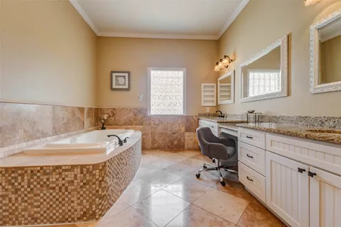 $1,000,000 | 5610 Westerham, Weston Lakes, TX 77441
