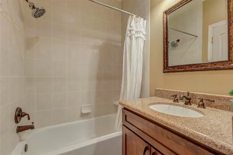 $1,000,000 | 5610 Westerham, Weston Lakes, TX 77441