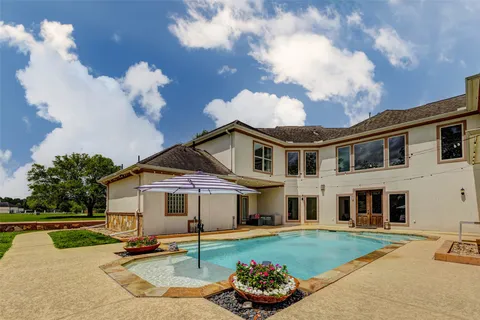 $1,000,000 | 5610 Westerham, Weston Lakes, TX 77441