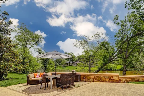 $1,000,000 | 5610 Westerham, Weston Lakes, TX 77441