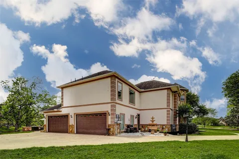 $1,000,000 | 5610 Westerham, Weston Lakes, TX 77441