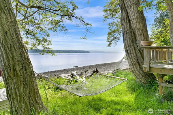 $950,000 | 1865 Seacrest Drive, Lummi Island, WA 98262