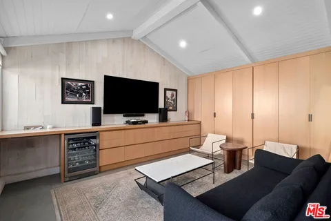 $2,595,000 | 1009 Vernon Avenue, Venice, CA 90291