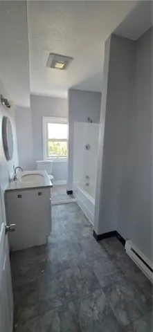 $1,700 | 62 Main Road, Unit 3, Tiverton, RI 02878