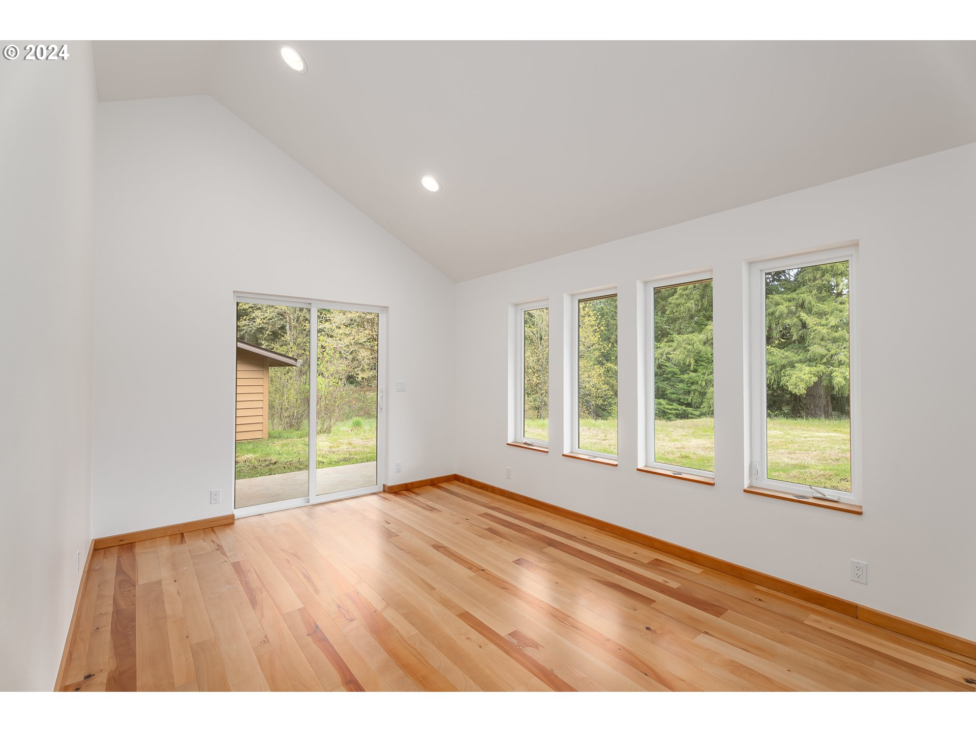 567 Skelly Road Yoncalla, OR 97499 - Photo 14 of 48 Gallery Image 14