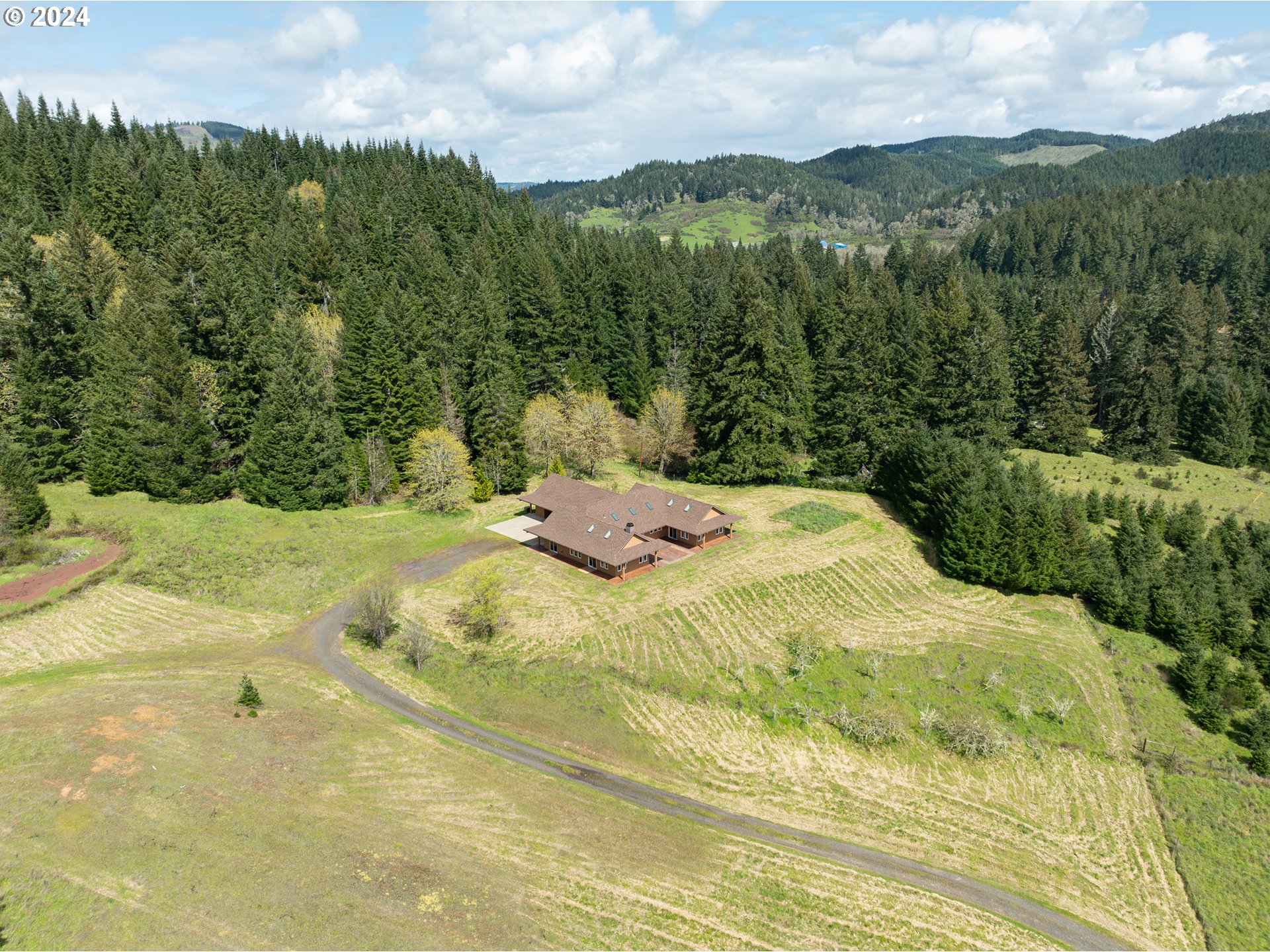567 Skelly Road Yoncalla, OR 97499 - Photo 31 of 48 Gallery Image 31