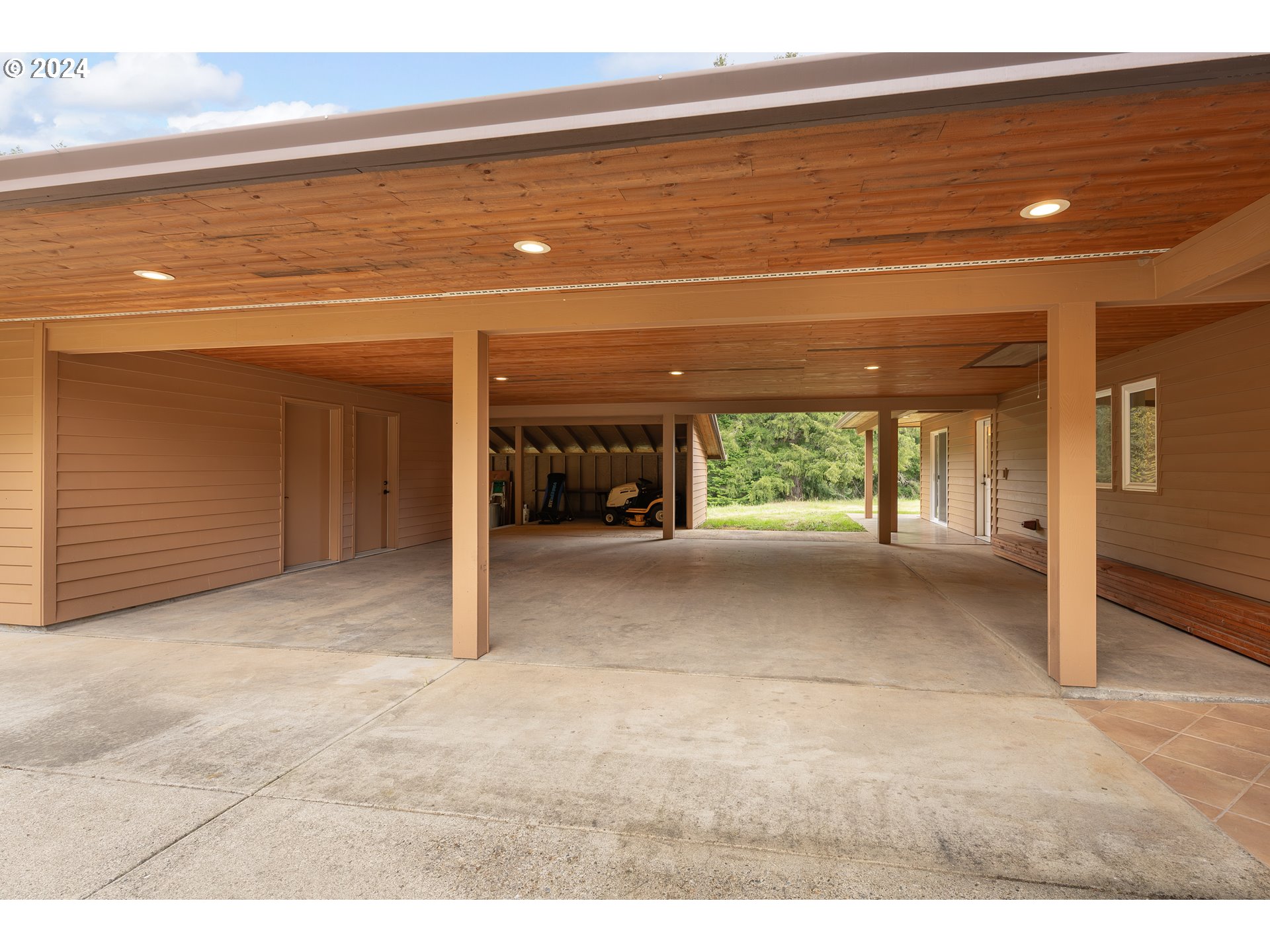 567 Skelly Road Yoncalla, OR 97499 - Photo 4 of 48 Gallery Image 4