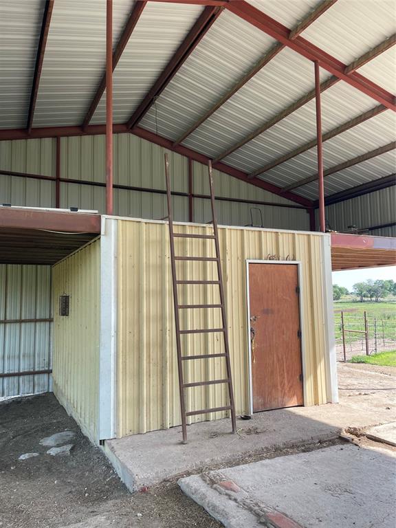 300 R T Lane Weatherford, TX 76085 - Photo 18 of 25 Gallery Image 18