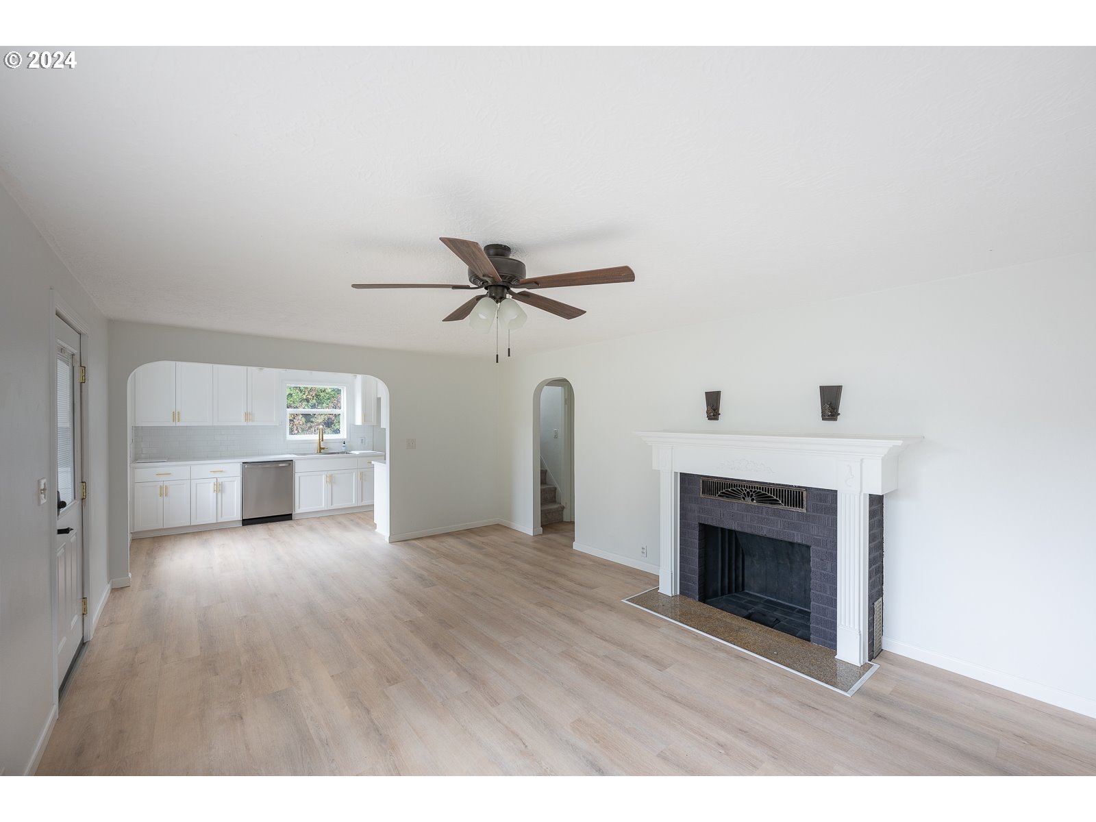 420 Southeast Sheridan Road Sheridan, OR 97378 - Photo 4 of 25 Gallery Image 4