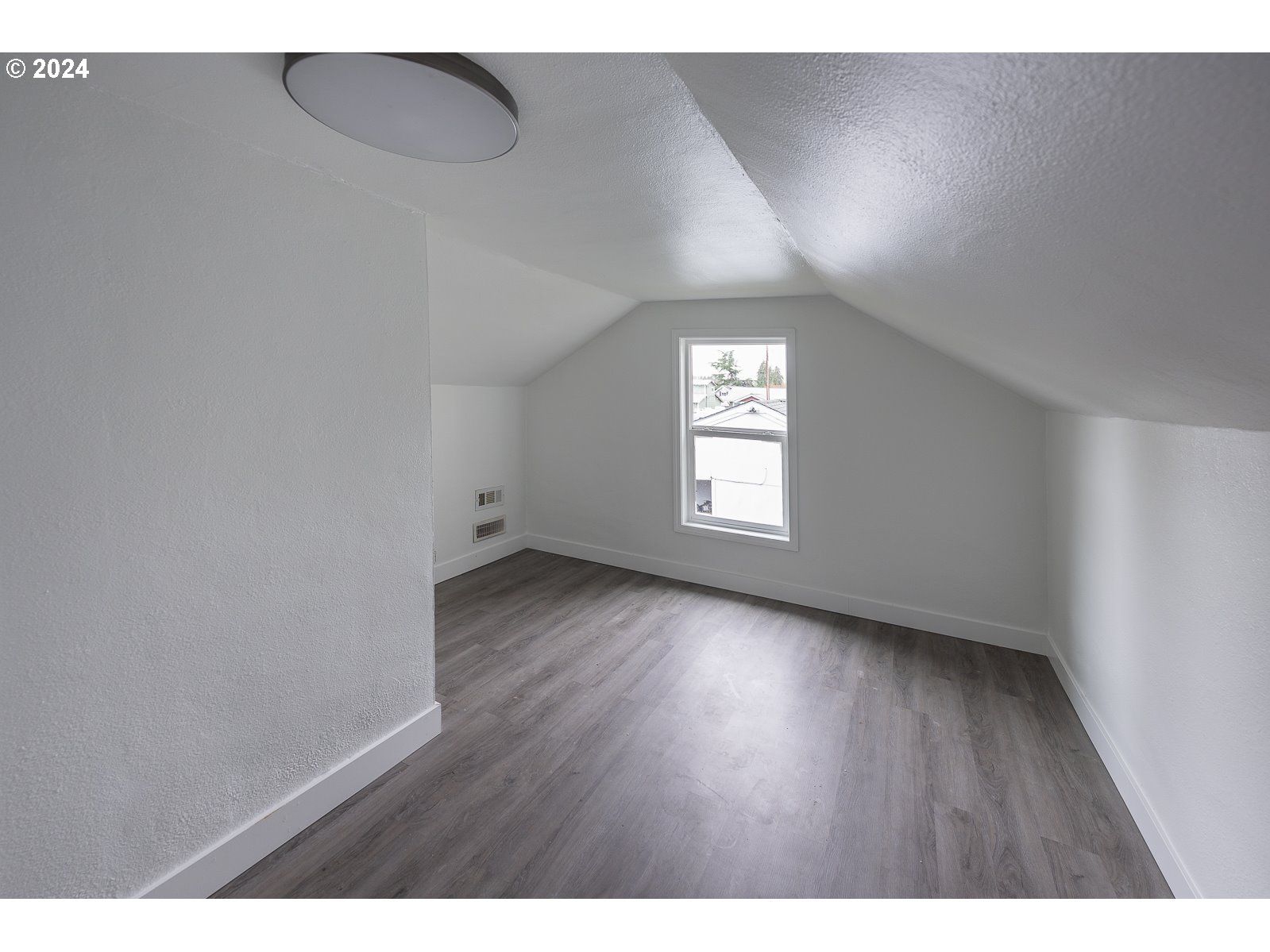 420 Southeast Sheridan Road Sheridan, OR 97378 - Photo 10 of 25 Gallery Image 10