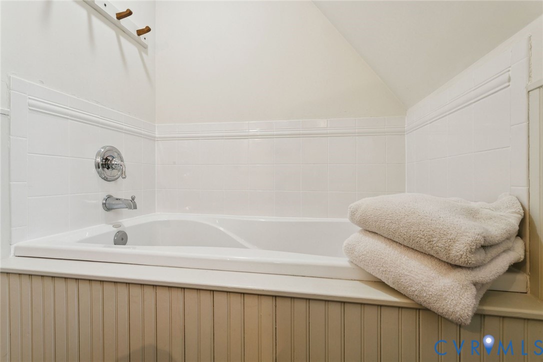 1685 Sweet Hall Road West Point, VA 23181 - Photo 34 of 47 Second floor secondary garden tub.
