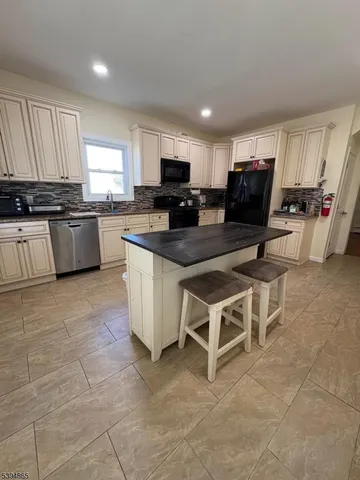 $450,000 | 601 Thompson Avenue, Bound Brook, NJ 08805