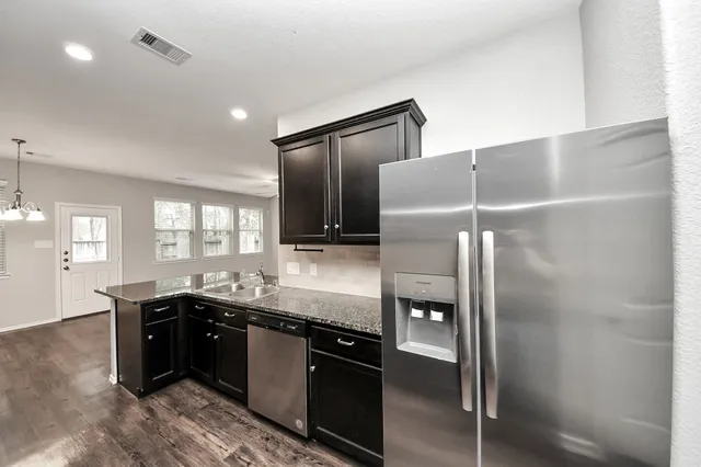 $1,800 | 16130 Beachside Place, Crosby, TX 77532