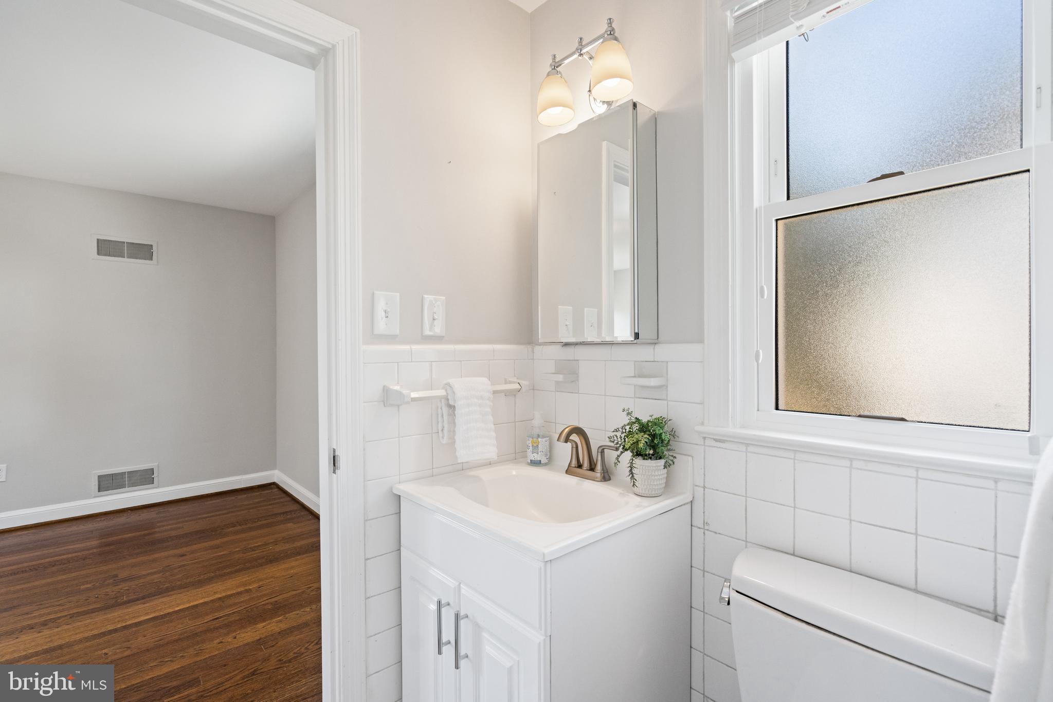 5112 Scarsdale Road Bethesda, MD 20816 - Photo 18 of 44