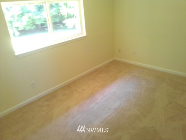 6044 Sidney Road Southwest Port Orchard, WA 98367 - Photo 11 of 14 Gallery Image 11
