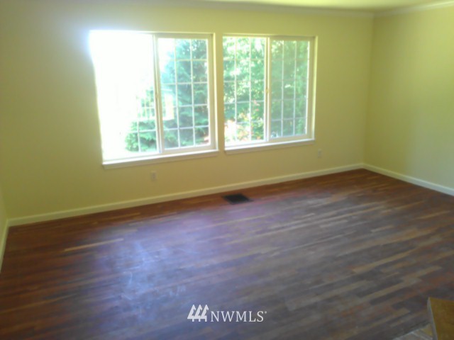 6044 Sidney Road Southwest Port Orchard, WA 98367 - Photo 4 of 14 Gallery Image 4