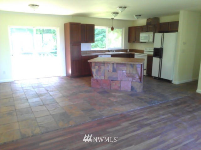 6044 Sidney Road Southwest Port Orchard, WA 98367 - Photo 5 of 14 Gallery Image 5
