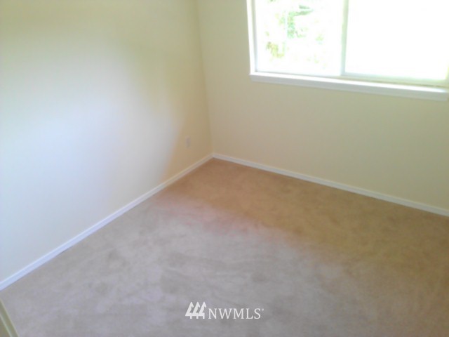 6044 Sidney Road Southwest Port Orchard, WA 98367 - Photo 9 of 14 Gallery Image 9