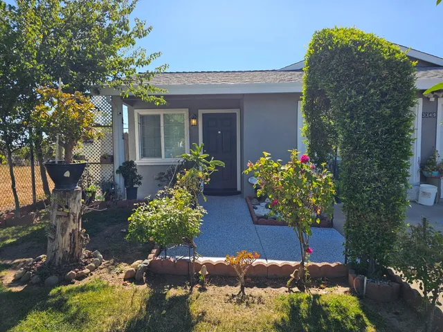 front view of house with a yard